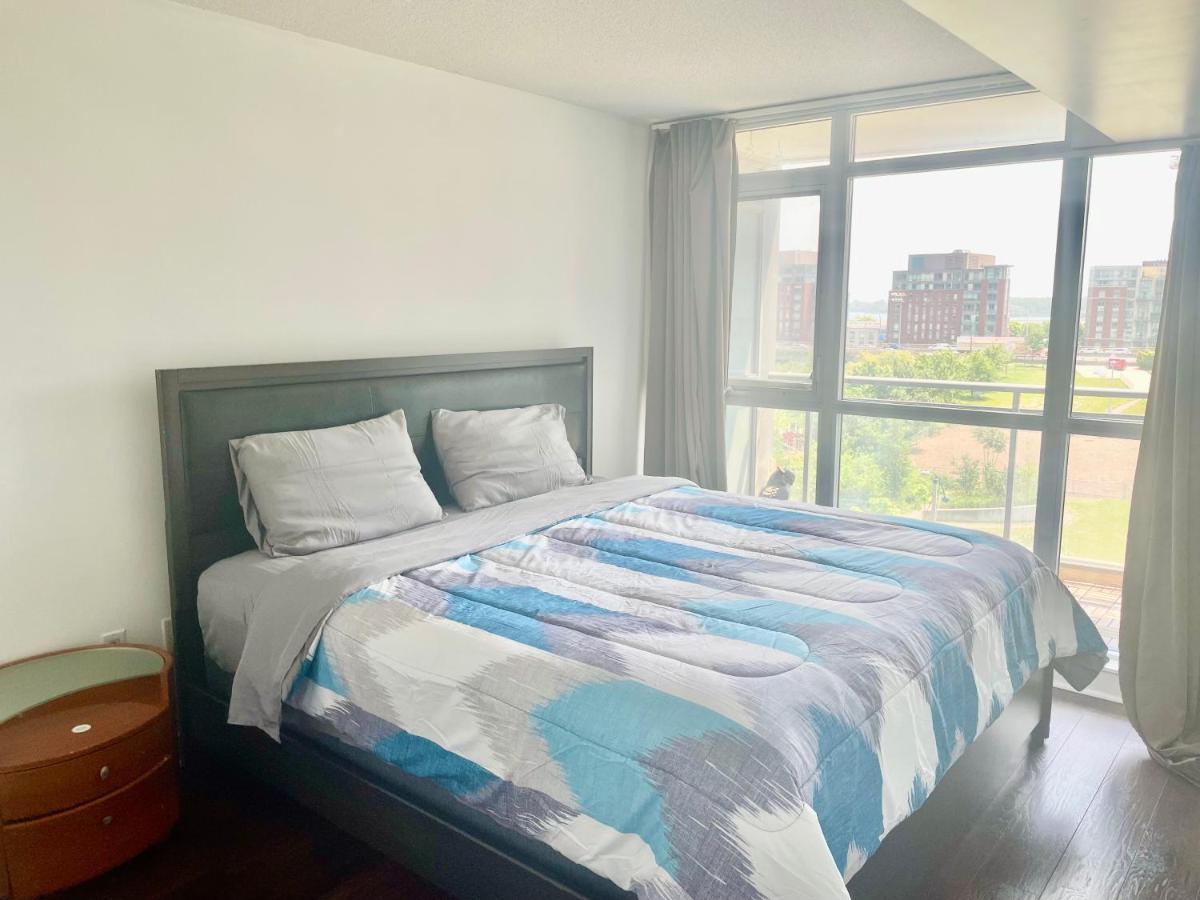 Three Br Condo Step To Cn Tower Rogers Center With Free Parking Toronto Bagian luar foto