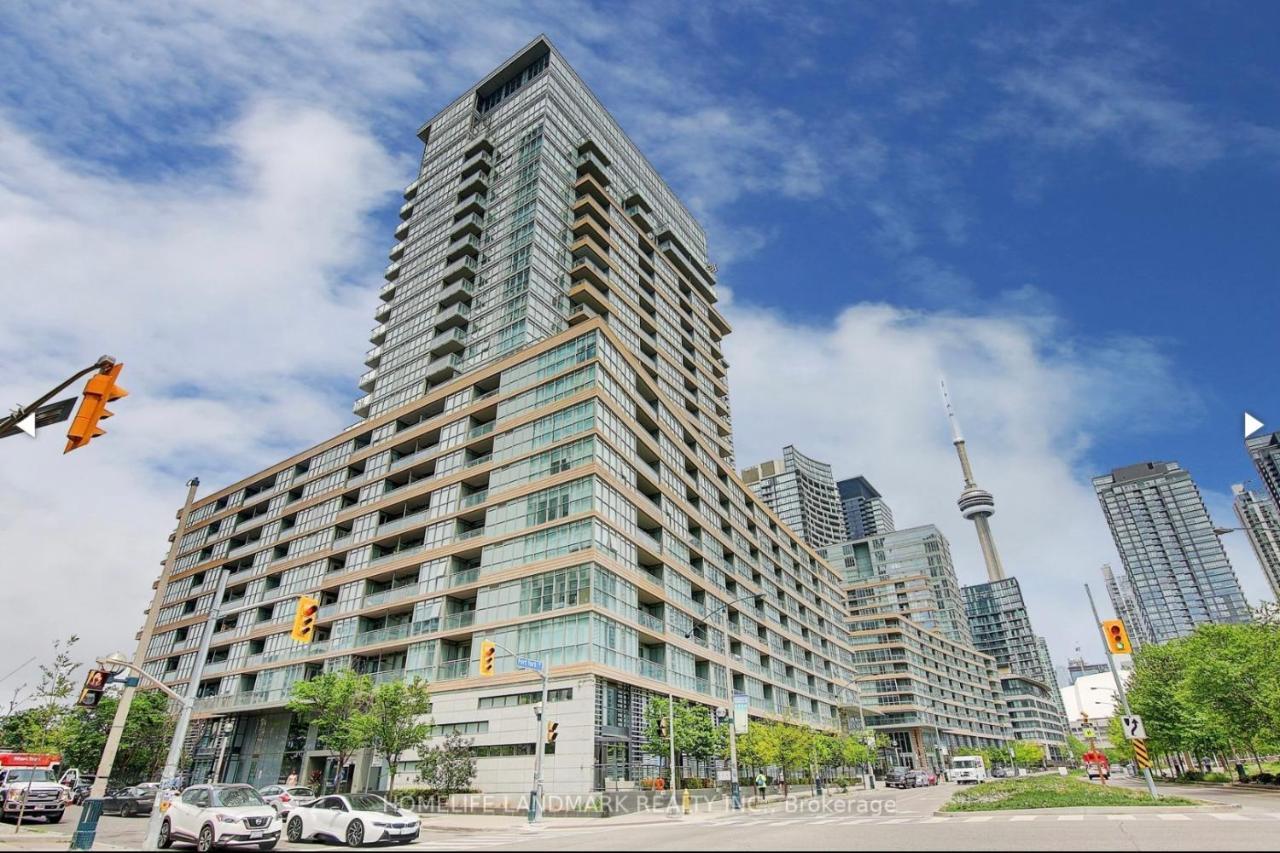 Three Br Condo Step To Cn Tower Rogers Center With Free Parking Toronto Bagian luar foto
